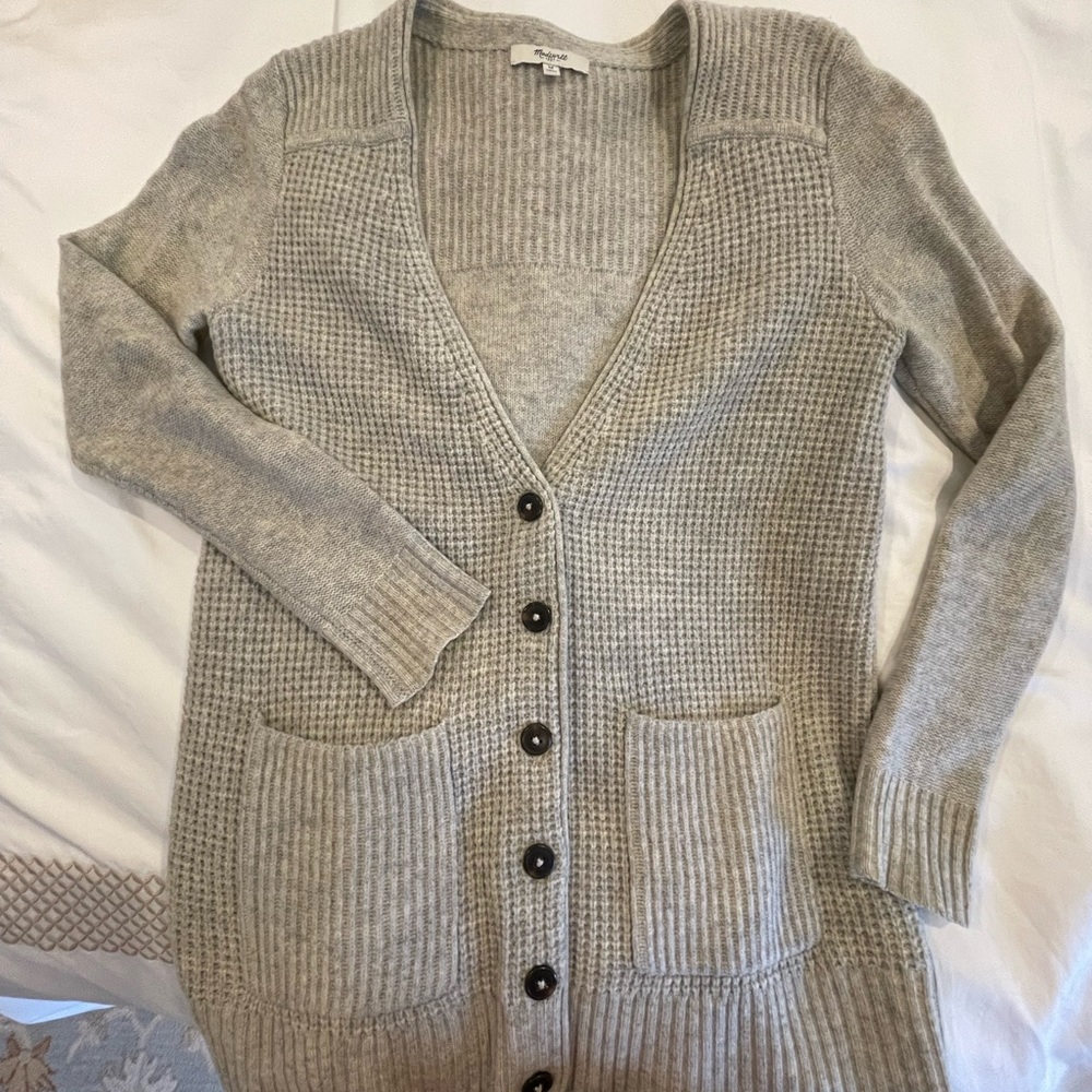 Madewell beige wool cardigan. Size medium. Perfect condition.